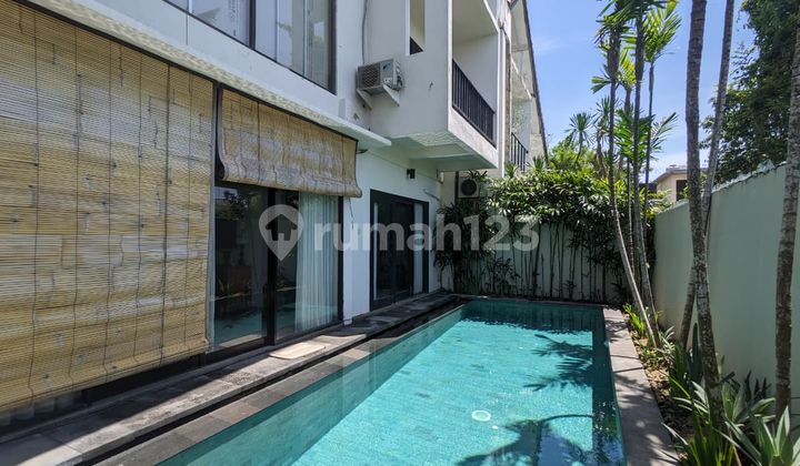 Full Furnished, Villa, Dekat Tempat Wisata, tersedia Kolam Renang Pribadi