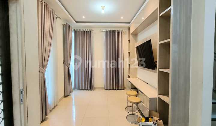 Hot Sale Rumah Cantik 2 Lt Siap Huni di Sunter Sacna 2