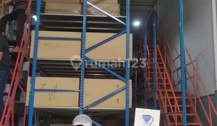 Quick Sale: Ready-to-Live-in Warehouse at Bizpark Cakung.