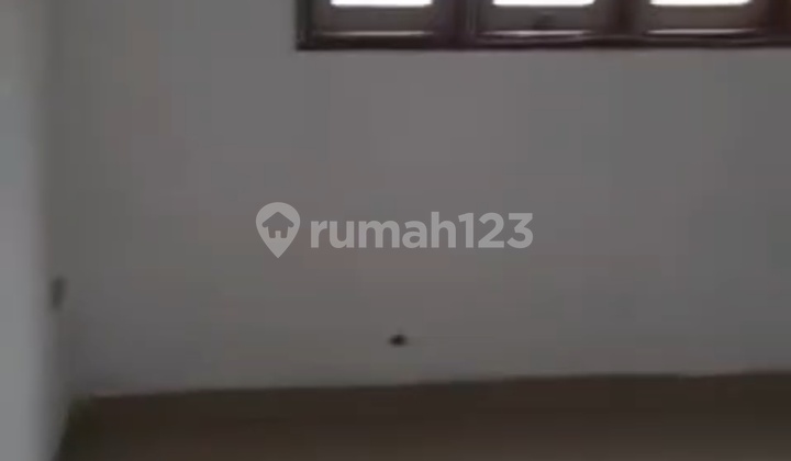 For Sale Quickly 1 1/2 Story House in Sunter Metro 2