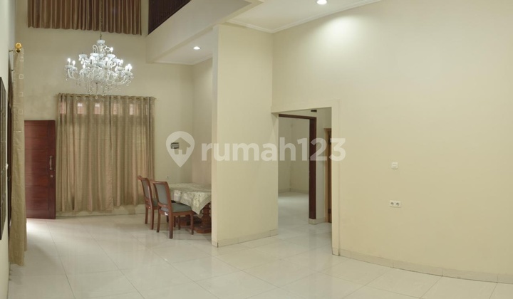 Dijual Cepat Rumah Cantik 2 Lantai di Utan Kayu 2