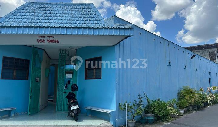 Kost eksklusif di Solo, hanya beberapa menit dari UMS. Kost eksklusif di Solo, hanya beberapa menit dari UMS.