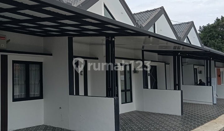 Cool House Near Pemda Cibinong Bogor. Free Smart Door Lock & Canopy. Strategic Access. 2