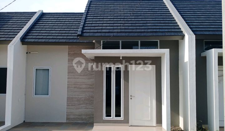 Strategic Location, Ready Stock, Installments to Developer for 5 Years Strategic Location, Ready Stock, Installments to Developer for 5 Years