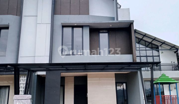 Kece House View of Hambalang Hill. Hidden Gem. Lush. Cool. 15 Minutes to Toll Road. Kece House View of Hambalang Hill. Hidden Gem. Lush. Cool. 15 Minutes to Toll Road.