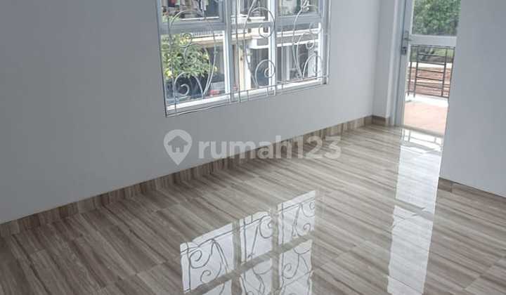 Rumah Siap Huni , Lantai Granit, Baja Ringan 2