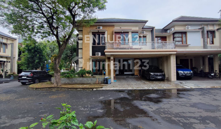 East Hook Two-Story House in Taman Cipto Cirebon