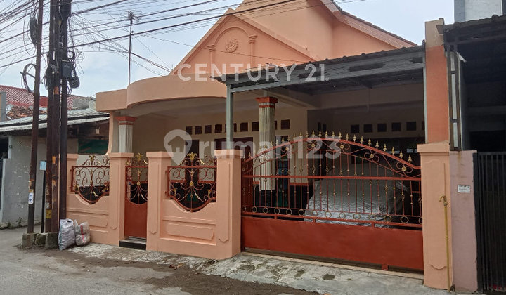 Rumah Sewa Strategis Atap Pvc Dekat Stasiun Kejaksan Cirebon