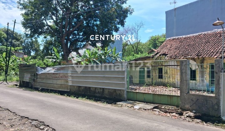 Tanah dan Bangunan Bodol di Jl Pembangunan Barat