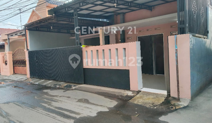 Strategic Rental House Near Kejaksan Station Cirebon