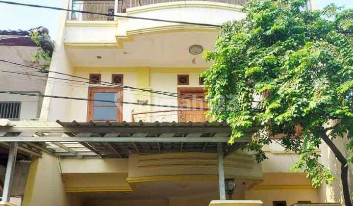 Dijual Rumah Asri & Nyaman 3 Lantai di Kayu Putih, Jakarta Timur