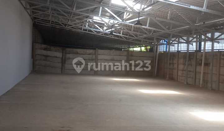 Warehouse in the MARUNDA CENTRE warehouse complex