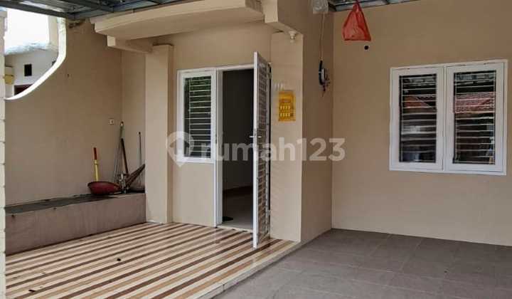 Disewakan Rumah Semi furnished di Harapan Indah, Bekasi 1