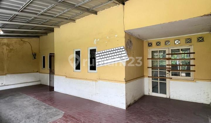 House in Tytian Indah Bekasi Housing Complex