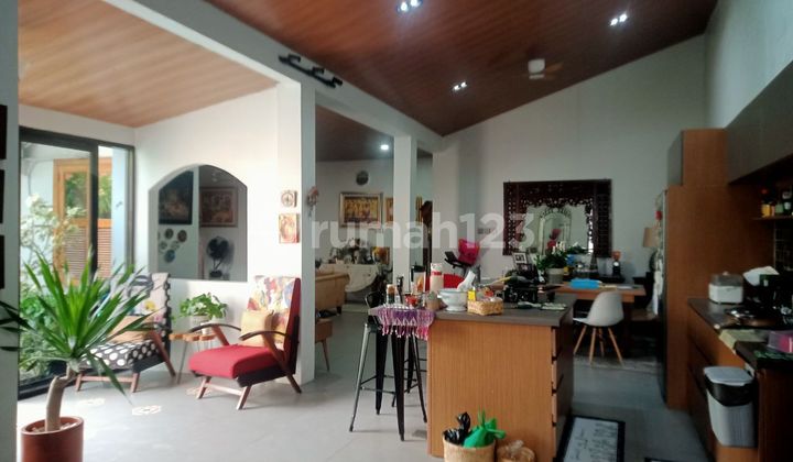 For Sale One Main House Bonus 2 New Houses Plus Swimming Pool in Diduren Sawit, East Jakarta. 2