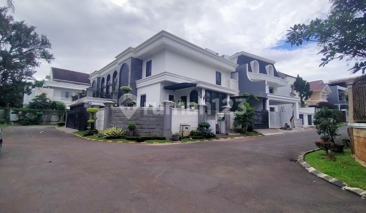 Luxury House for Sale with Swimming Pool in Cibubur 2