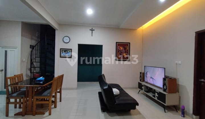 Dijual Rumah Didlm Komplek Jatibening Dekat Stasiun LRT Cikunir 2