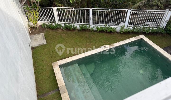 Villa 2 lantai dengan pool dan kawasan nyaman di canggu Villa 2 lantai dengan pool dan kawasan nyaman di canggu