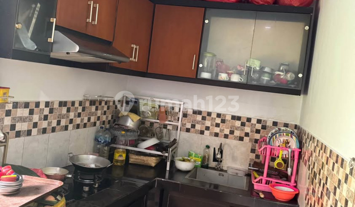 Dijual Rumah 2 Lantai Kawasan Nyaman Minim Renovasi Termurah! 2