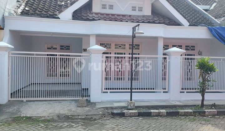 Rumah Di Area Perumahan Poros Raya Sulfat 2