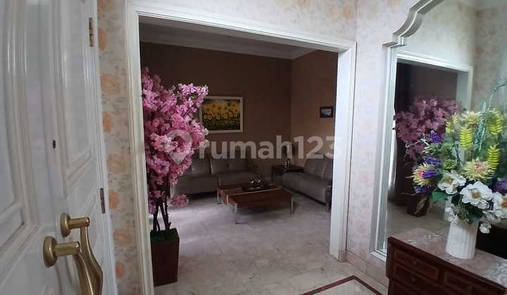 Dijual Cepat - Rumah Mewah Fontainebleau Golf Residence, BSD