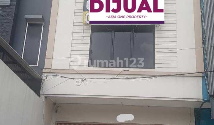 For Rent and Quick Sale Shop House, 3.3/4. New Flooring Completed for Rent. In Pos Pengumben, West Jakarta, Negotiable Until Deal. 1