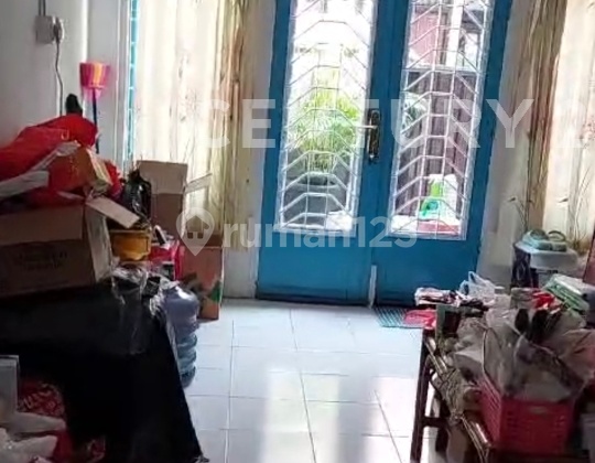 Kemayoran . Utan Panjang . Kt 1 . Km 1 .