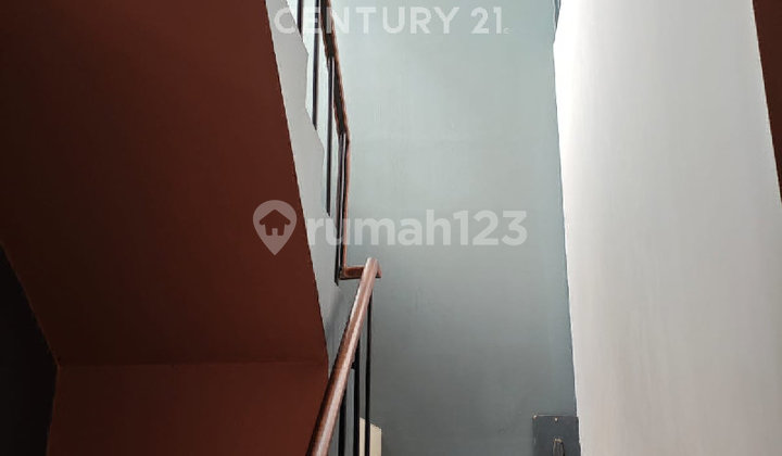 Rumah Nyaman Asri 2 Lantai Furnish Vassa Wood Lippo Cikarang 2