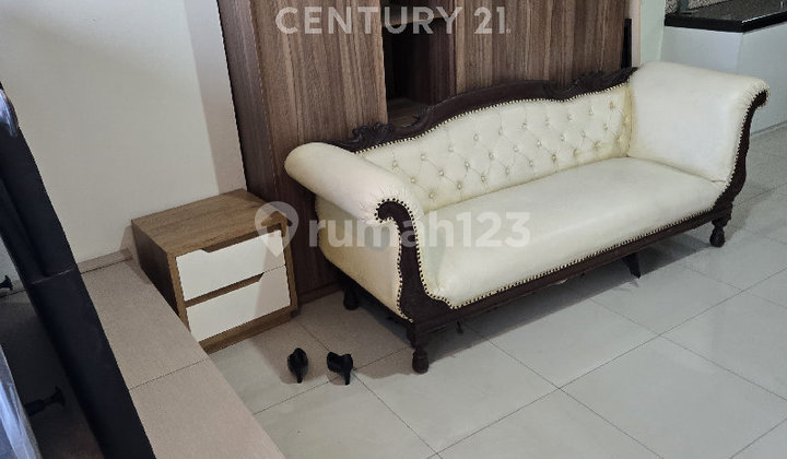 Orange County  Tower Irvine No 2922 Studio FF