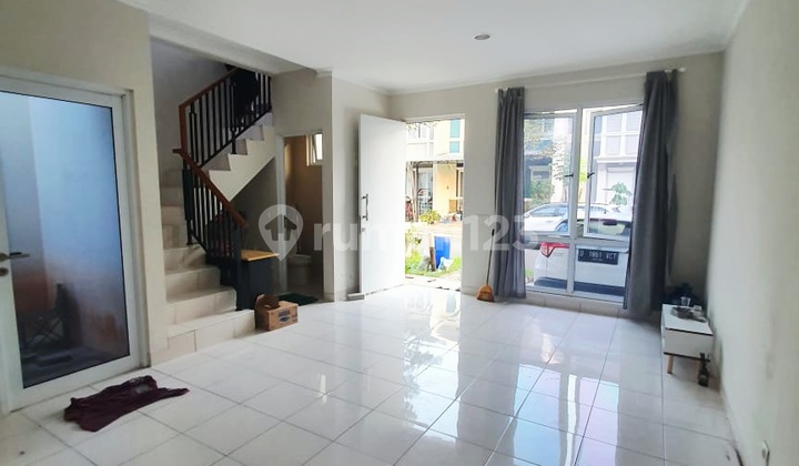 Nice House In Tourist City