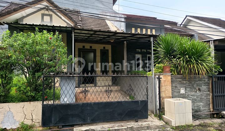 Rumah Hook Semi Furnish 15 Menit ke LRT di Bukit Golf 2
