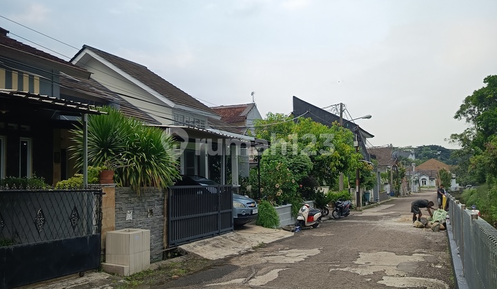 Rumah Hook Semi Furnish 15 Menit ke LRT di Bukit Golf