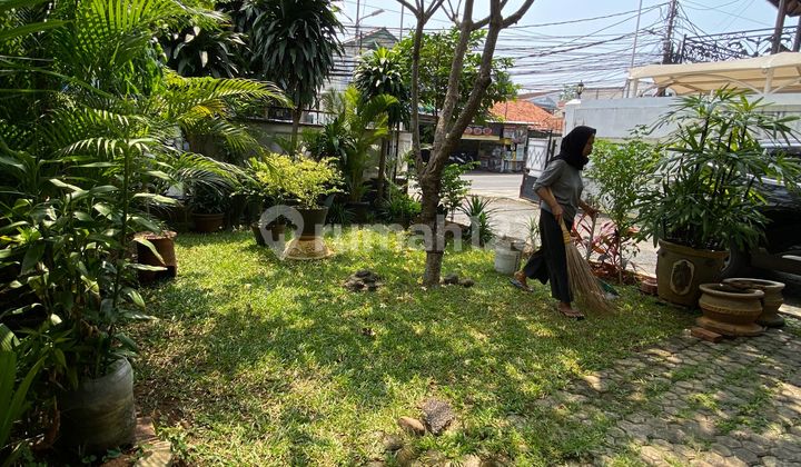 Rumah Besar dan Strategis di Poltangan Jakarta Selatan SHM di Tanjung Barat