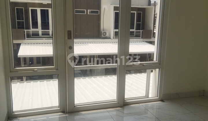 Brand New Rumah Dengan Halaman Samping Yang Luas Di Cibinong Bogor