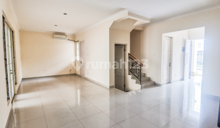 Luxury House on Jl. Lippo Cikarang main road, close to Dian Harapan School, Tunas Bangsa, Caris Global, EJIP Area, Delta Silicon, Jababeka. Luxury House on Jl. Lippo Cikarang main road, close to Dian Harapan School, Tunas Bangsa, Caris Global, EJIP Area, Delta Silicon, Jababeka.