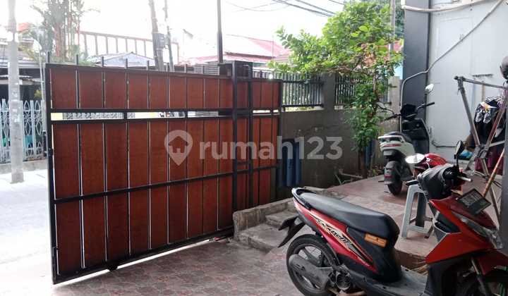 Boarding House with SHM 13 Rooms Public Minibus Route Near Tanjung Priok Jakarta 2