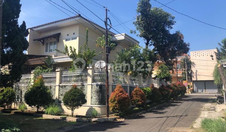 Dijual Rumah Dengan Tiga Sisi Muka Di Bogor Baru