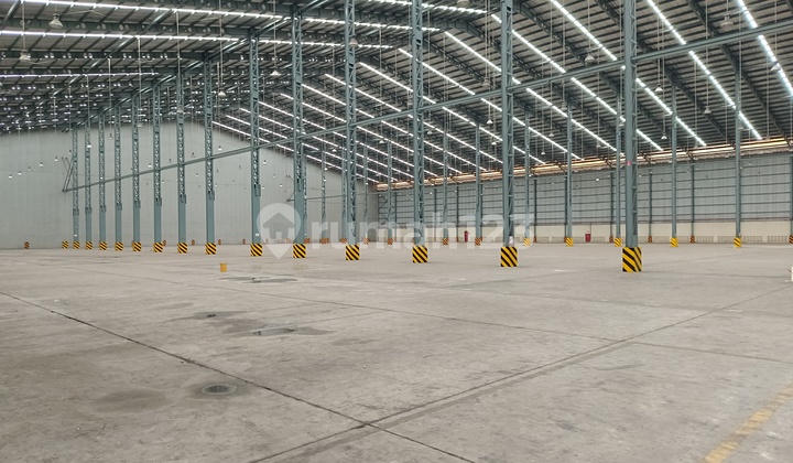 For Rent Warehouse 1 Span Full Dock Leveler Ceiling Top 22 Meters