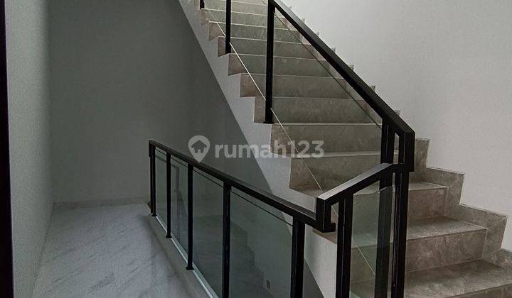 Di Jual Rumah Baru Minimalis Siap huni, akses 2 mobil lega 2