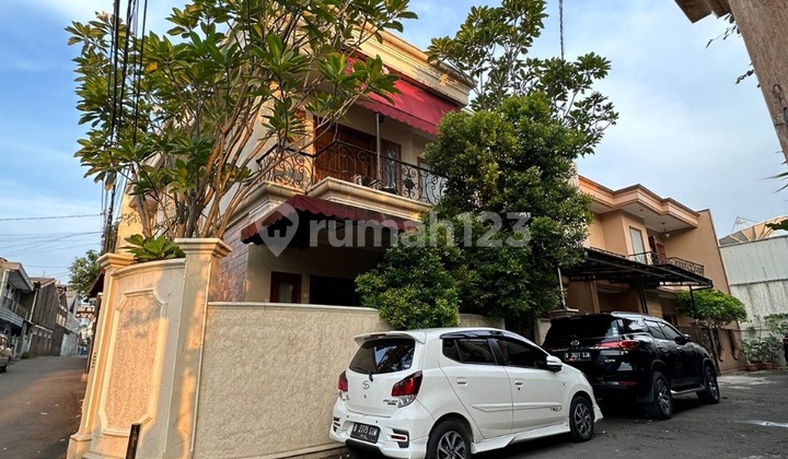 Rumah Model American Classic, Dekat Dengan Jakarta Selatan