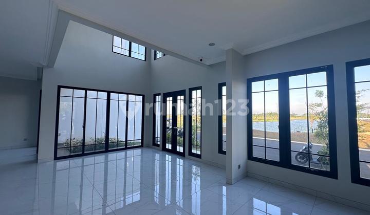 FOR RENT: NEW HOUSE IN SUMMARECON CROWN GADING, JASMIA CLUSTER (PREMIUM ATTIC TYPE) WITH LAKE VIEW