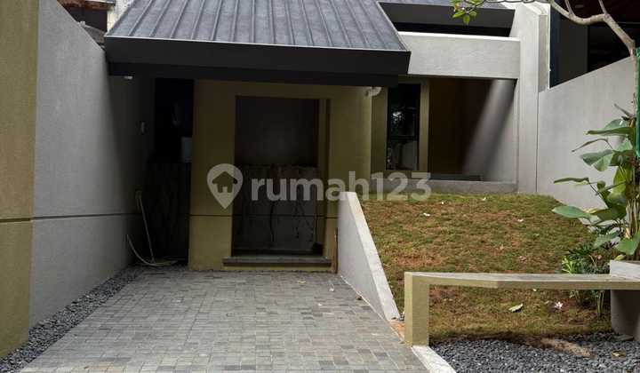Rumah Depan Hutan Pinus di Cluster Casablanca Sentul City