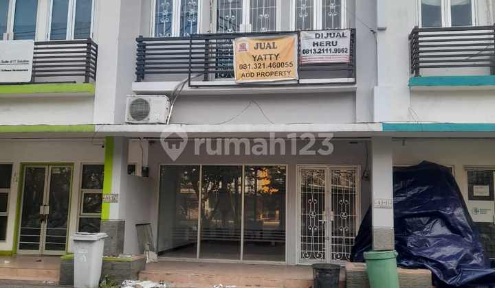 For Sale Shop House in Kompbuah Batu Regency, 3 Minutes to Toll, Suitable for Office, Store, etc. 1
