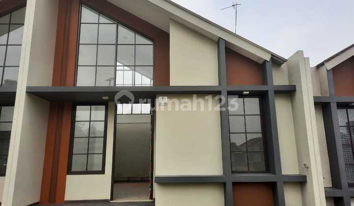 Rumah Bagus Emerald City Shinju Cibinong Bogor SHM  2