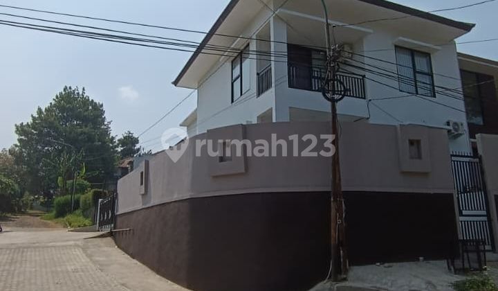 Termurah Rumah Lux Posisi Hook di Setraduta Bandung