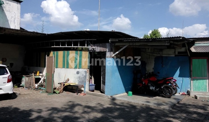 Warehouse on Well Drilling Street (Land Area 1400 m²) Warehouse on Well Drilling Street (Land Area 1400 m²)