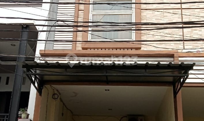 Muara Karang House (Size 4x15 m)