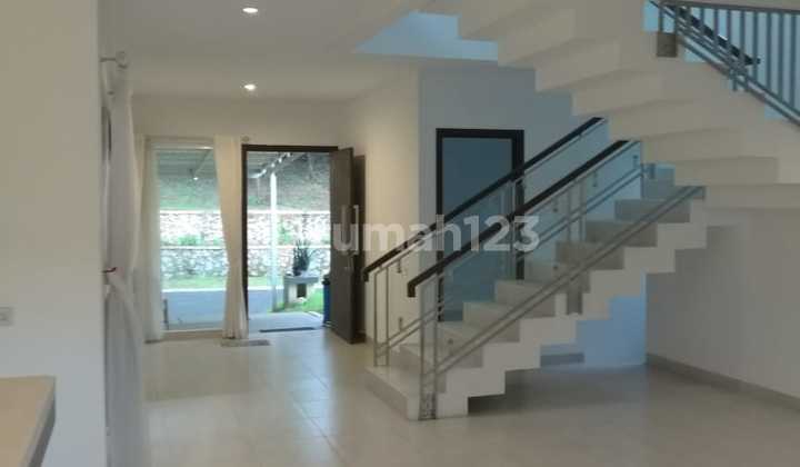 For Rent House in Bsd City Cluster Vermont Parkland 300 M2