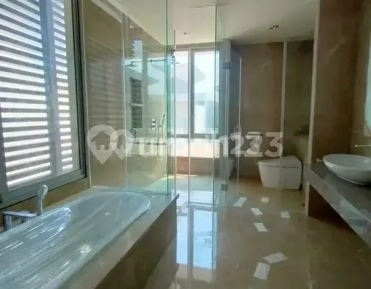 Rumah Golf Island Cluster Mozart Disewakan Siap Huni Bagus