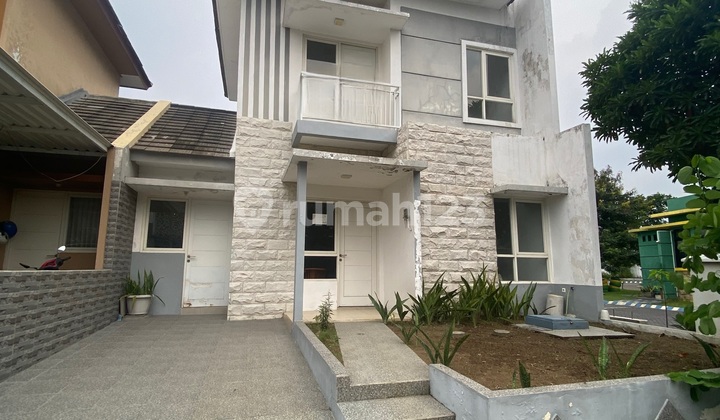 For Sale Hook House on Boulevard Taman Dhika Sidoarjo 2